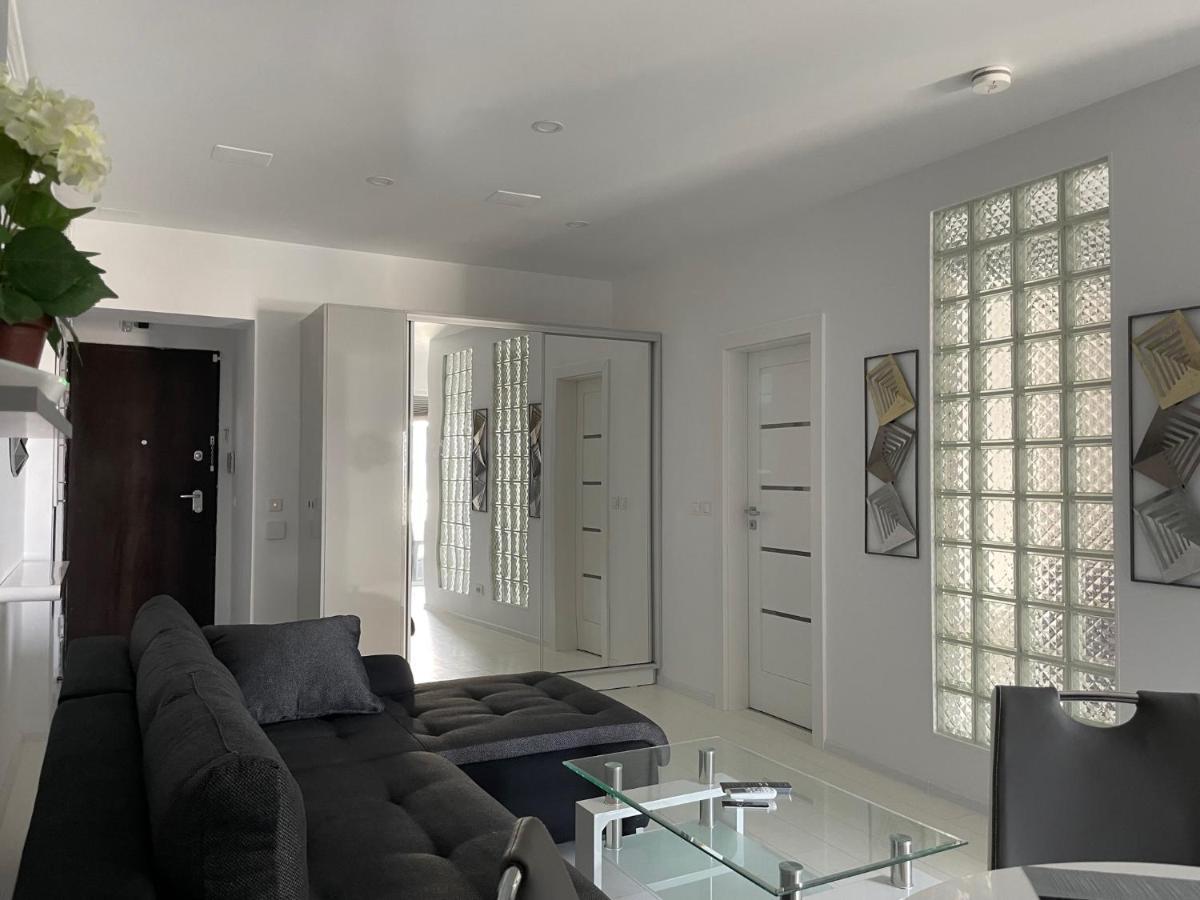Luxury Westpark 2-Room Apartment Lakeview W5 Bukareszt Zewnętrze zdjęcie