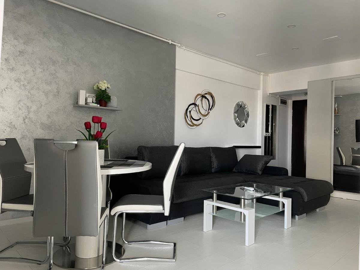 Luxury Westpark 2-Room Apartment Lakeview W5 Bukareszt Zewnętrze zdjęcie